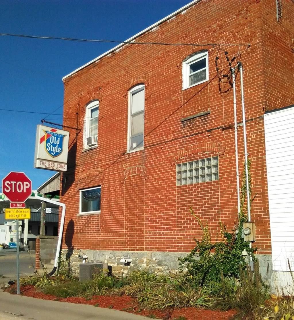 Red Zone | restaurant | 360 Main St, Highland, WI 53543, USA | 6089297888 OR +1 608-929-7888