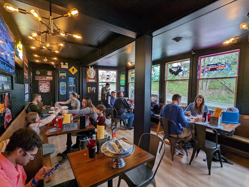 Caliente Pizza & Draft House | restaurant | 288 W Steuben St, Pittsburgh, PA 15205, USA | 4126856222 OR +1 412-685-6222