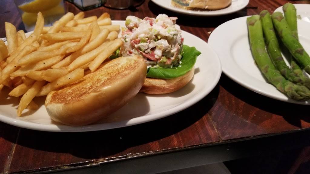 Gallos Seafood | restaurant | 8101 Roosevelt Blvd, Philadelphia, PA 19152, USA | 2153330484 OR +1 215-333-0484