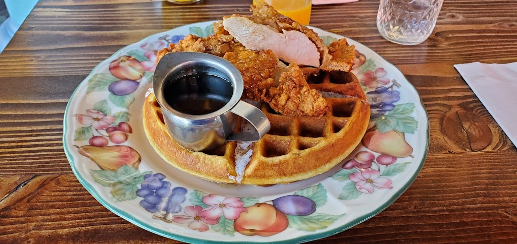 Petit Soleil | restaurant | 1408 Clay St, Napa, CA 94559, USA | 7072521408 OR +1 707-252-1408