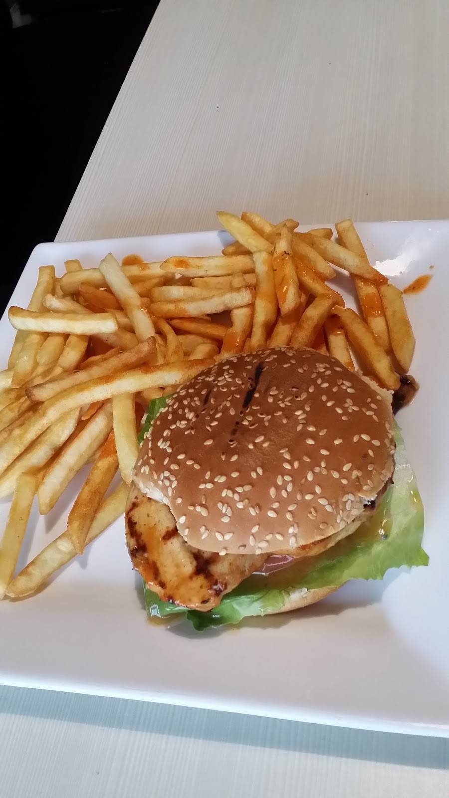 Chick Fiesta | restaurant | 2200 Brock Rd C4, Pickering, ON L1X 2R2, Canada | 9052394040 OR +1 905-239-4040