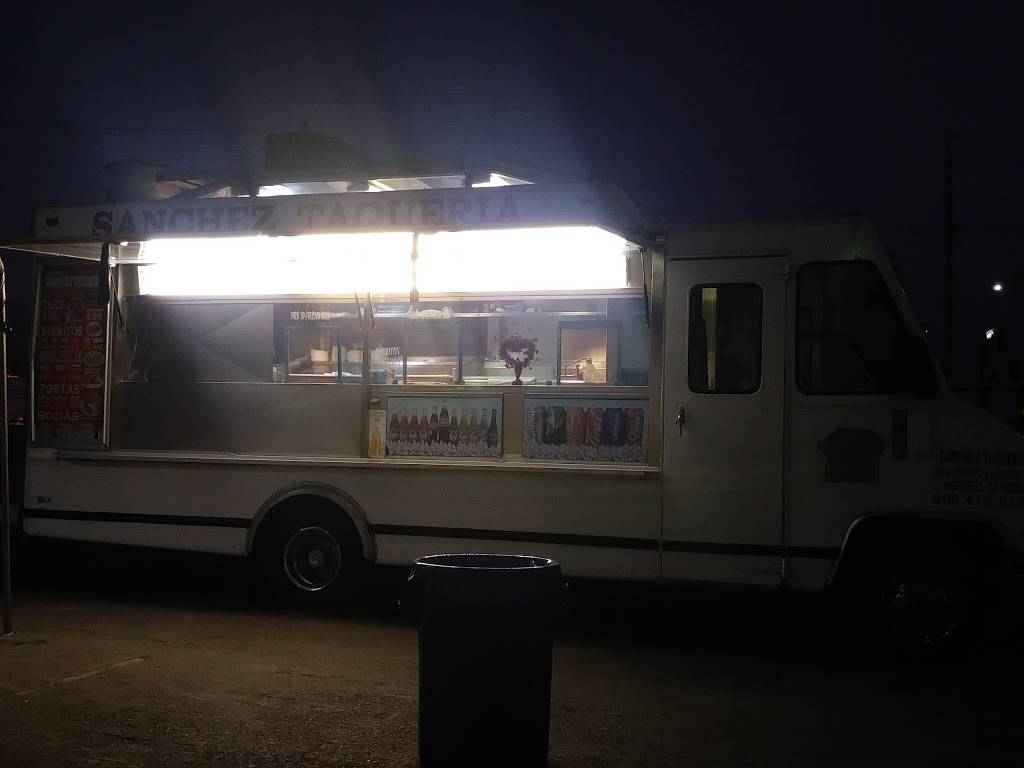 Sánchez Taqueria | restaurant | 600 S Golden State Blvd, Turlock, CA 95380, USA | 2094162182 OR +1 209-416-2182