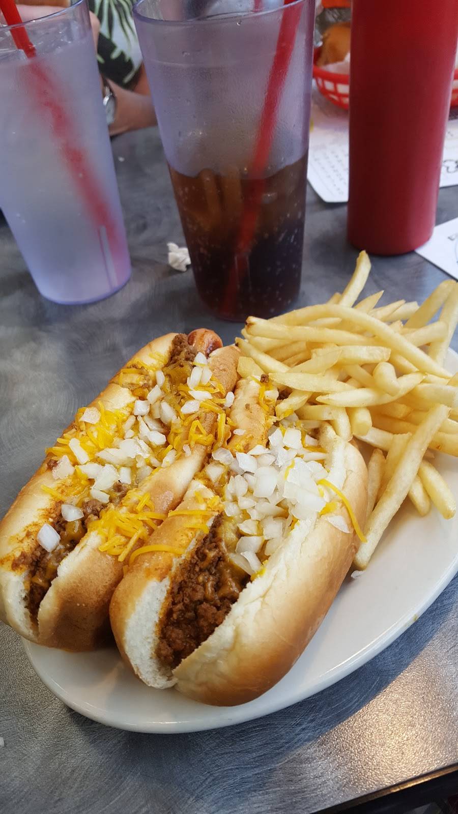 G&L Hot Dogs | restaurant | 1705 Holton Rd, Muskegon, MI 49445, USA | 2317606499 OR +1 231-760-6499