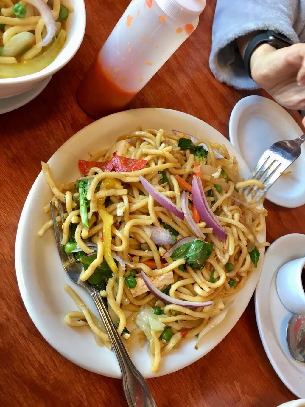 Sherpa Garden Restaurant & Bar | restaurant | 1005 W Colorado Ave, Colorado Springs, CO 80904, USA | 7198965577 OR +1 719-896-5577