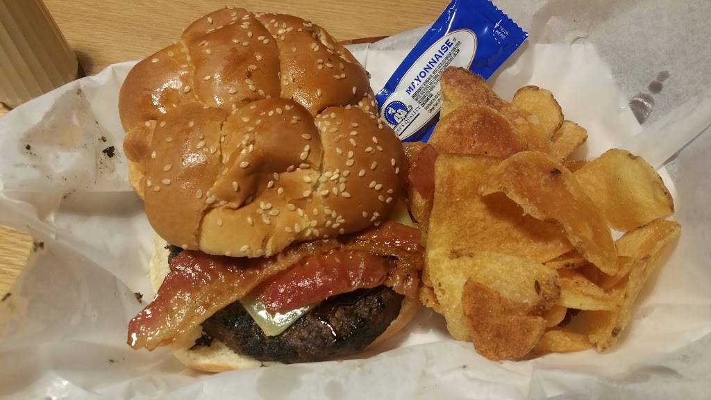 Murrays Wings Pub and Grill | restaurant | 2169 Queen City Ave, Cincinnati, OH 45214, USA | 5133899464 OR +1 513-389-9464