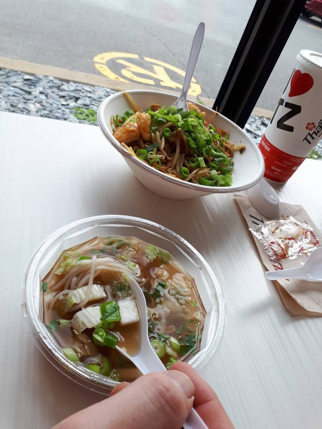 Thaïzone | restaurant | 1899 Boulevard des Laurentides, Laval, QC H7M 1B9, Canada | 4509678424 OR +1 450-967-8424