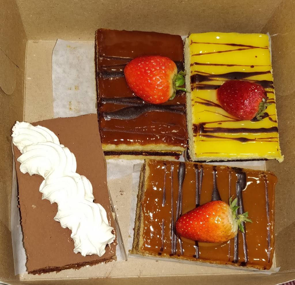 Jacks | restaurant | 352 Oakwood Ave, York, ON M6E 2W1, Canada | 4166511780 OR +1 416-651-1780