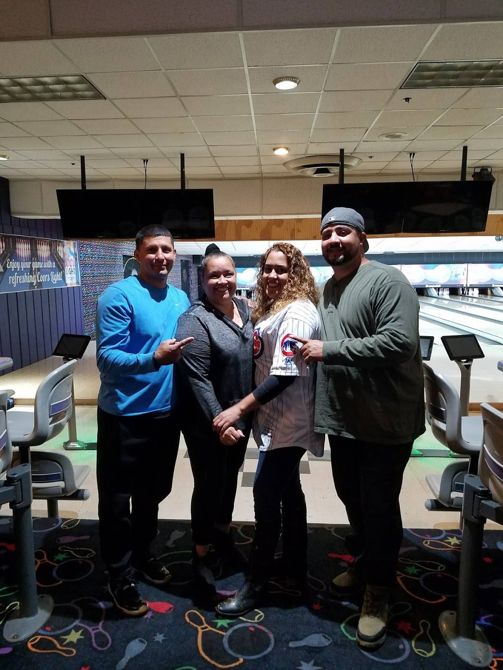 Rolling Lanes | restaurant | 6301 Joliet Rd, Countryside, IL 60525, USA | 7083527262 OR +1 708-352-7262