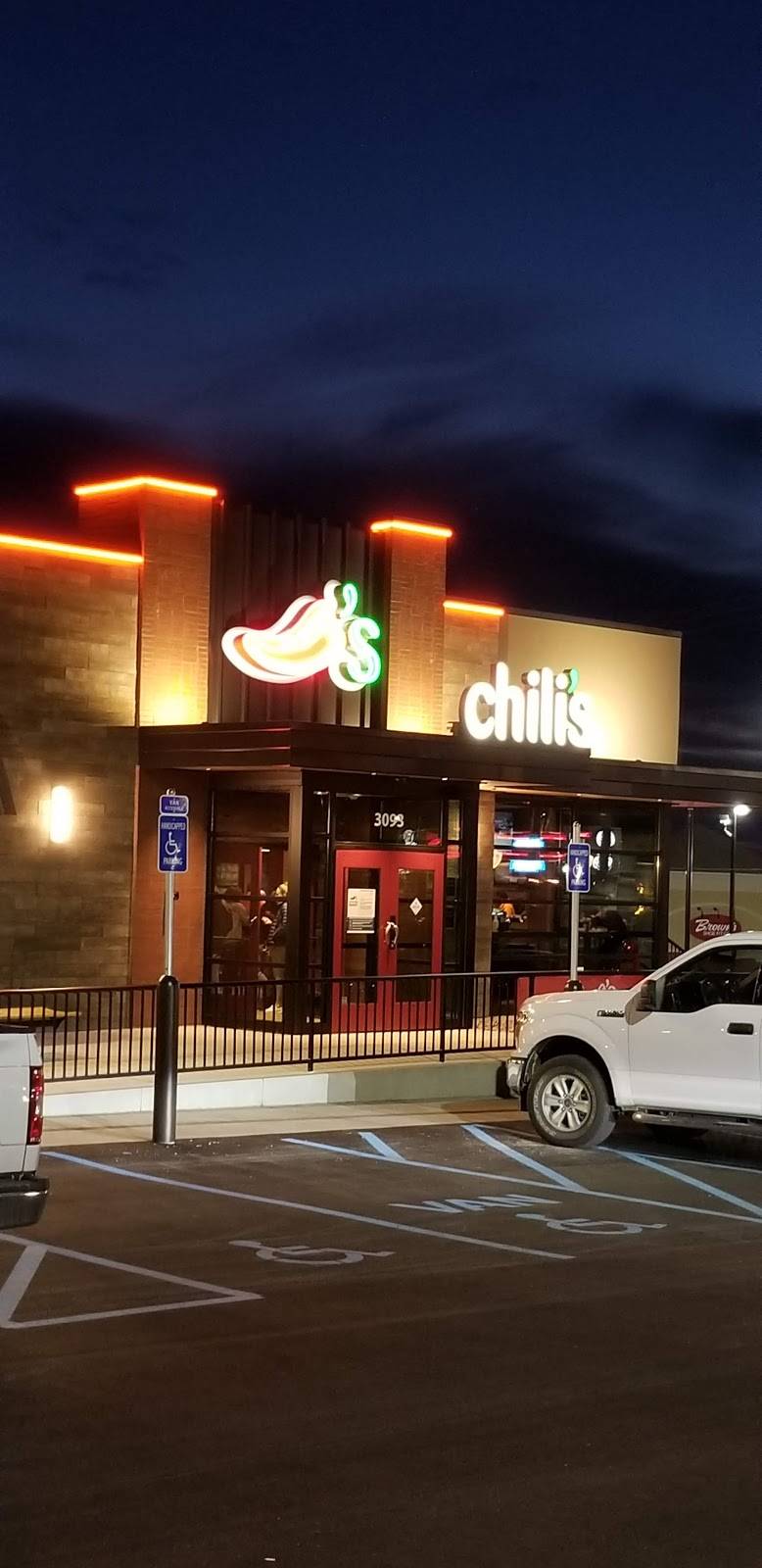 Chilis Grill & Bar | restaurant | 3093 William St, Cape Girardeau, MO 63703, USA | 5736688044 OR +1 573-668-8044