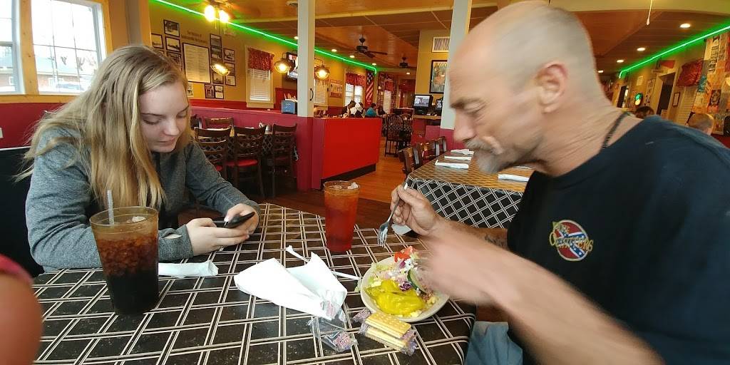 Berts Hometown Grill-Pizzeria | restaurant | 902 Tellico St S, Madisonville, TN 37354, USA | 4234422222 OR +1 423-442-2222