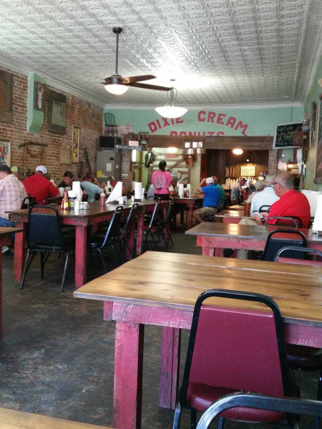 Hen House Cafe | restaurant | 260 W Court St, Piggott, AR 72454, USA | 8706346578 OR +1 870-634-6578