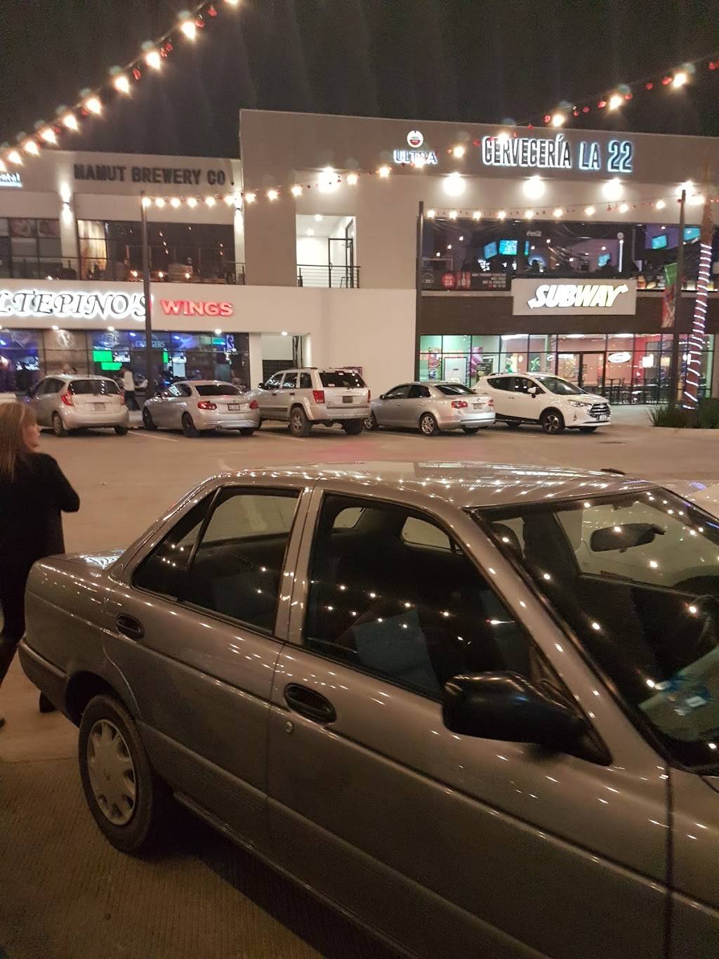 Chiltepinos Wings | restaurant | Lazaro Cardenas Blvd 16000, La Pechuga, Otay Constituyentes, Tijuana, B.C., Mexico | 016642089817 OR +52 664 208 9817