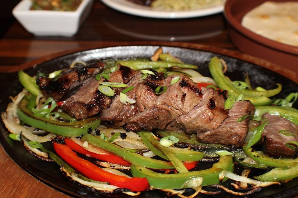 Petes | night club | 444 St Charles Ave, New Orleans, LA 70130, USA | 5045255566 OR +1 504-525-5566