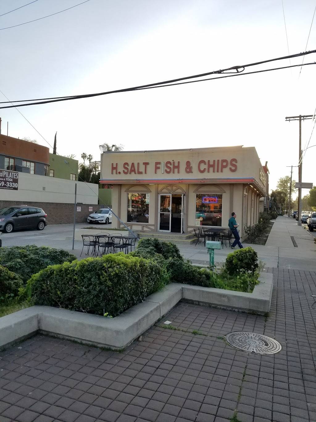 H.Salt Fish & Chips | restaurant | 4795 Vineland Ave, North Hollywood, CA 91602, USA | 8187611750 OR +1 818-761-1750