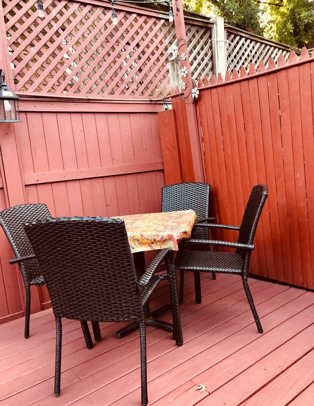 El Mariachi Tapas | restaurant | 271 Lark St, Albany, NY 12210, USA | 5184652568 OR +1 518-465-2568