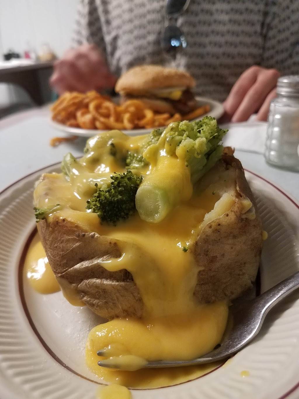 Hoppers | restaurant | 9675 Old 31, Berrien Springs, MI 49103, USA | 2694712106 OR +1 269-471-2106