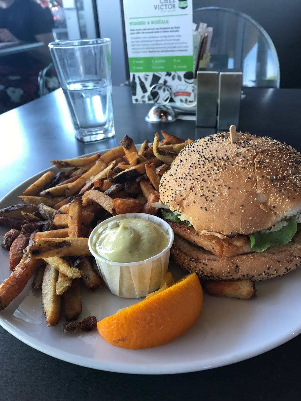 Chez Victor | restaurant | 1610 Boulevard Alphonse-Desjardins, Lévis, QC G6V 0H1, Canada | 4189039898 OR +1 418-903-9898