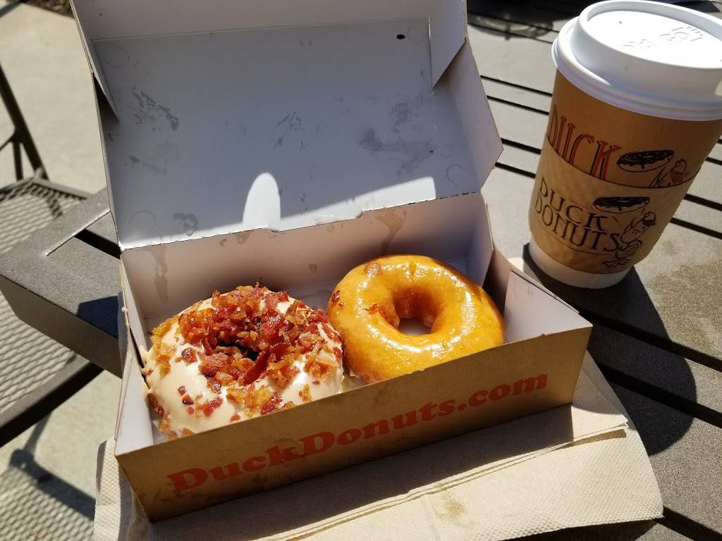 Duck Donuts Willow Lawn | bakery | 1601 Willow Lawn Dr #130, Richmond, VA 23230, USA | 8046731381 OR +1 804-673-1381