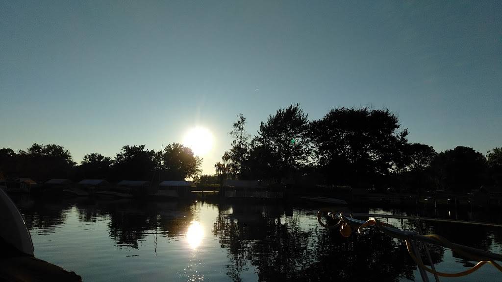 Molinaris | restaurant | 8900 Mentor Ave, Mentor, OH 44060, USA | 4409742750 OR +1 440-974-2750