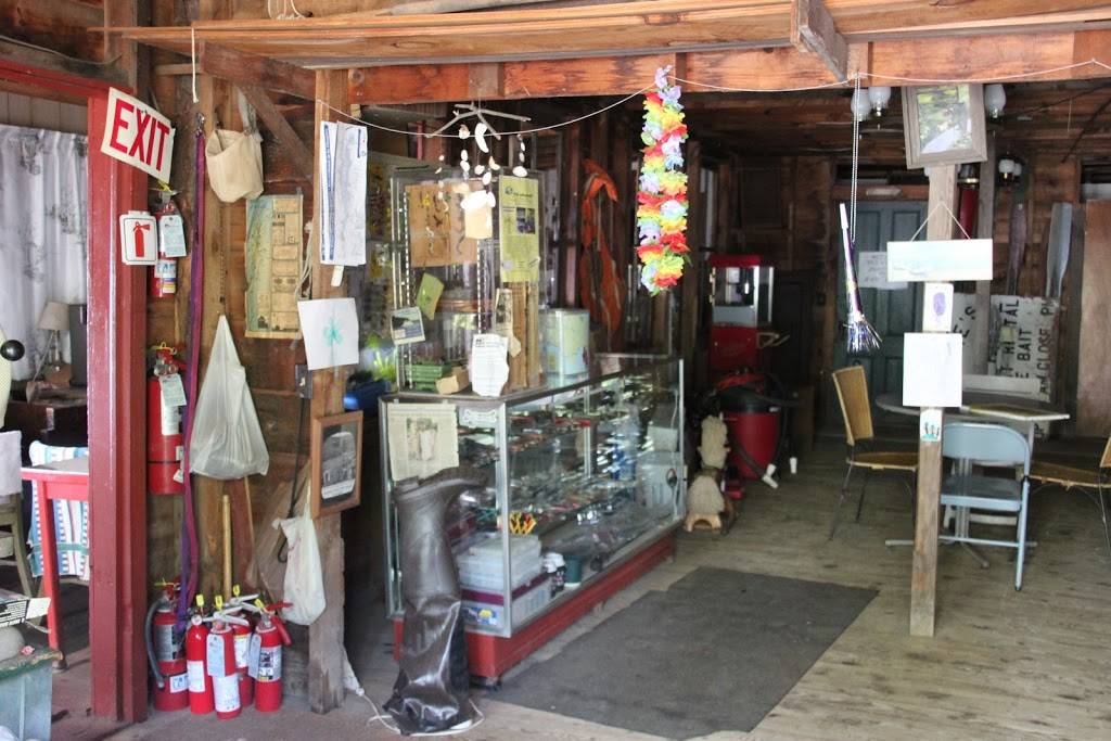 Auer Family/Charlies Boathouse | meal takeaway | 3181 North Ave, Burlington, VT 05408, USA | 8028629840 OR +1 802-862-9840