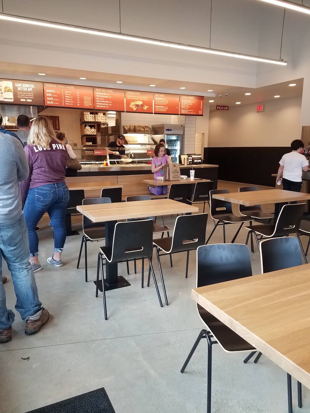 Chipotle Mexican Grill | restaurant | 11638 Clifton Blvd, Cleveland, OH 44102, USA | 2169612491 OR +1 216-961-2491