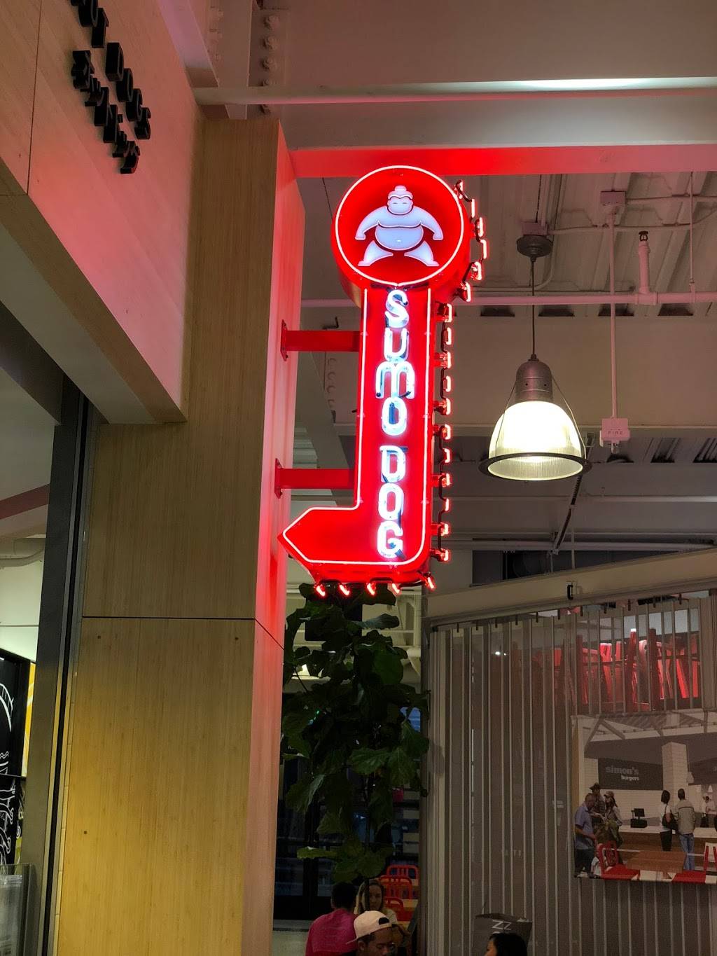 Sumo Dog | restaurant | 1315 3rd Street Promenade, Santa Monica, CA 90401, USA | 3103195380 OR +1 310-319-5380