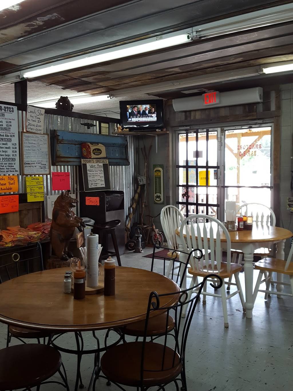 Bradfords BBQ | restaurant | 1999 Grassy Creek Rd, Copperhill, TN 37317, USA | 4235482723 OR +1 423-548-2723