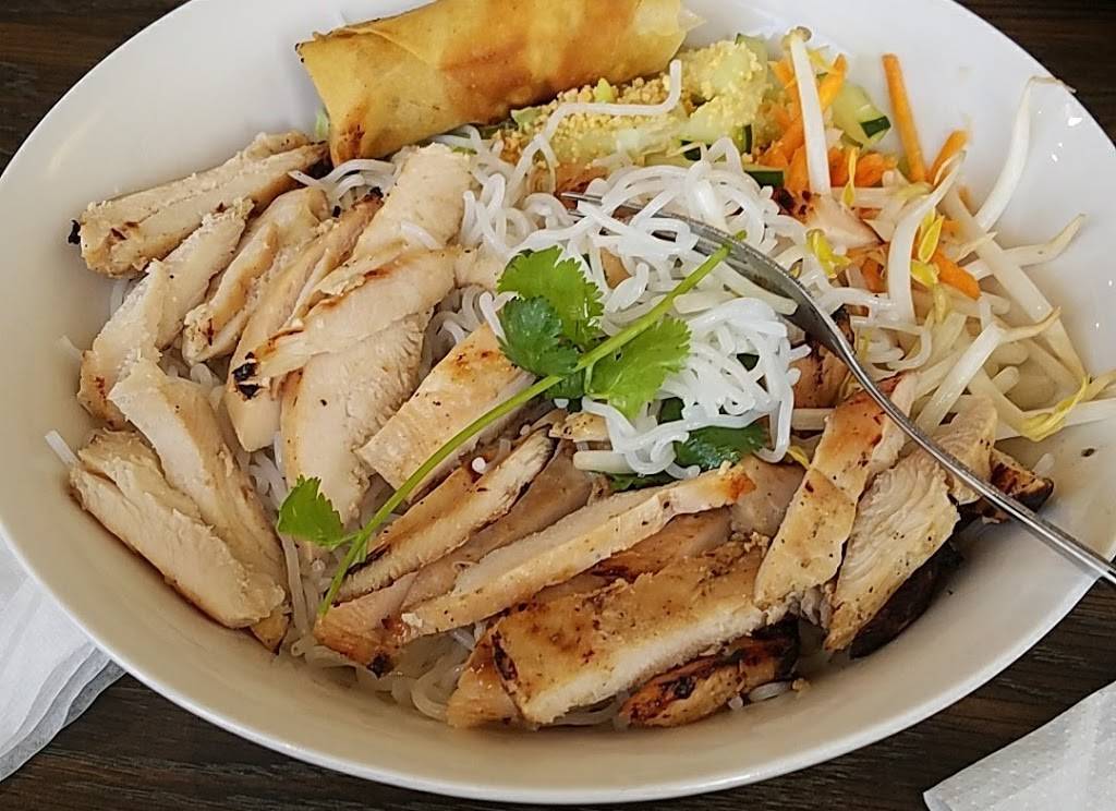 I-Pho | restaurant | 2817 W Berry St, Fort Worth, TX 76109, USA | 8173499128 OR +1 817-349-9128