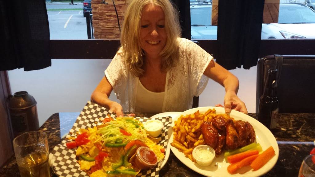 Karlas Roadhouse | restaurant | 4630 Kingston Rd, Scarborough, ON M1E 4Z4, Canada | 6473527780 OR +1 647-352-7780