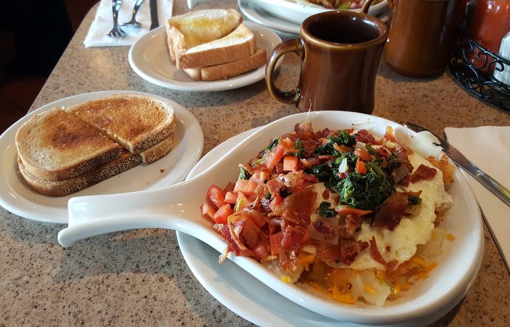 Four Korners Restaurant | restaurant | 2495 Lapeer Rd, Auburn Hills, MI 48326, USA | 2483737011 OR +1 248-373-7011