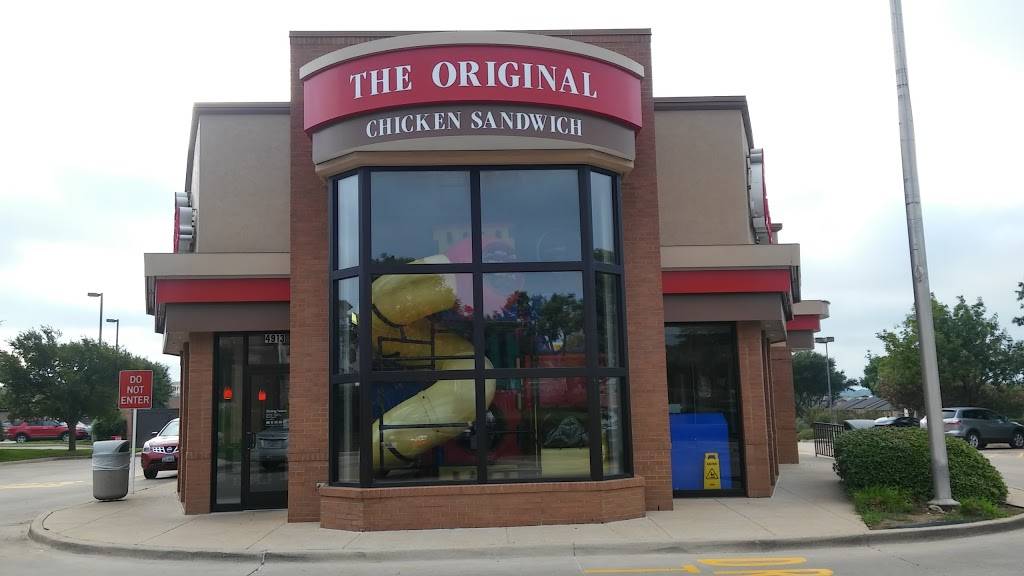 Chick-fil-A | restaurant | 4913 Bryant Irvin Rd, Fort Worth, TX 76132, USA | 8174238806 OR +1 817-423-8806