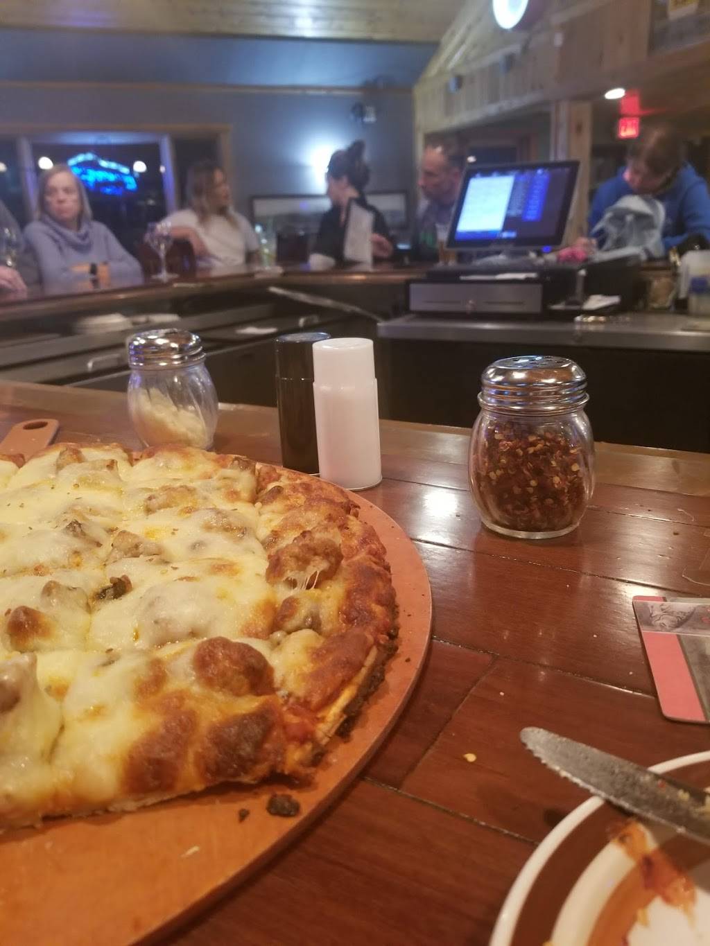 Island Lake Inn | restaurant | 7153 Rice Lake Rd, Duluth, MN 55803, USA | 2187215000 OR +1 218-721-5000