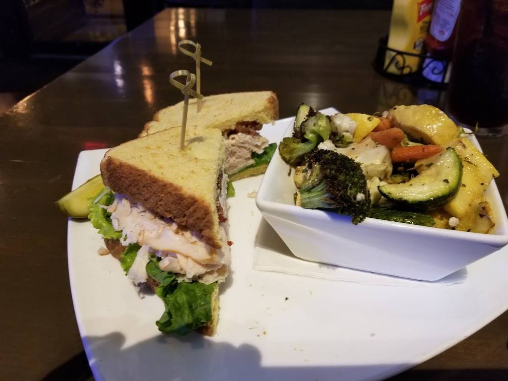 Old Towne Pub & Eatery | restaurant | 201 W State St, Geneva, IL 60134, USA | 6302327962 OR +1 630-232-7962