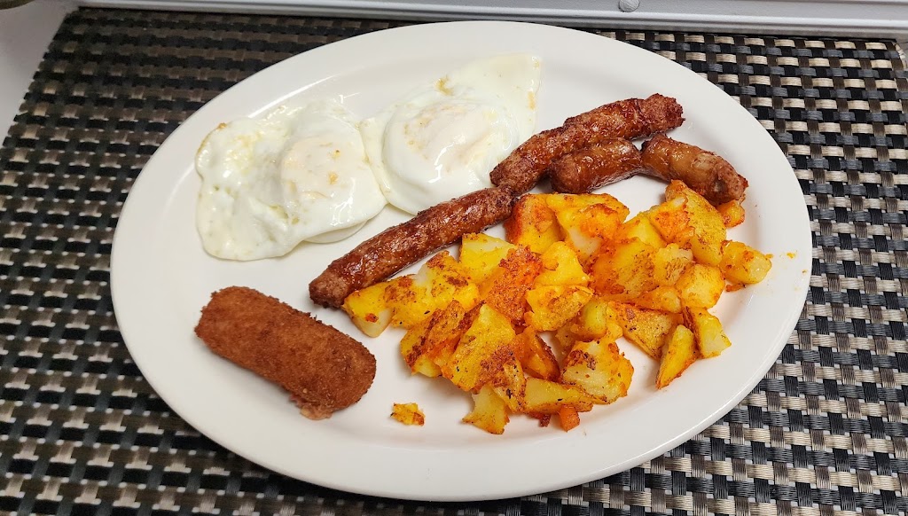 Las 5 Hermanas Cafeteria | restaurant | 10119 W Okeechobee Rd, Hialeah Gardens, FL 33016, USA | 3058285100 OR +1 305-828-5100