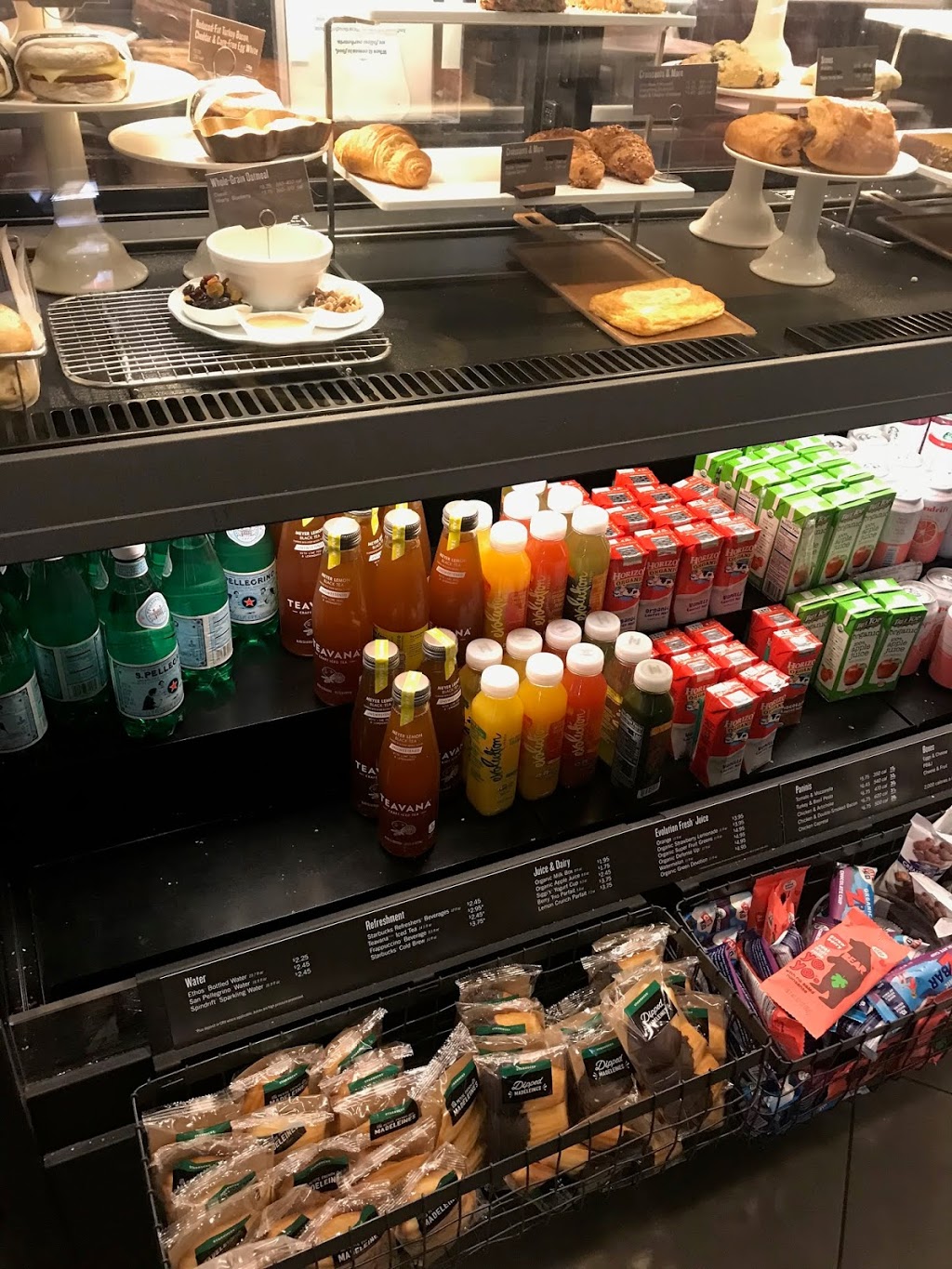 Starbucks | cafe | 164 E Broadway e164, Bloomington, MN 55425, USA | 9528541922 OR +1 952-854-1922