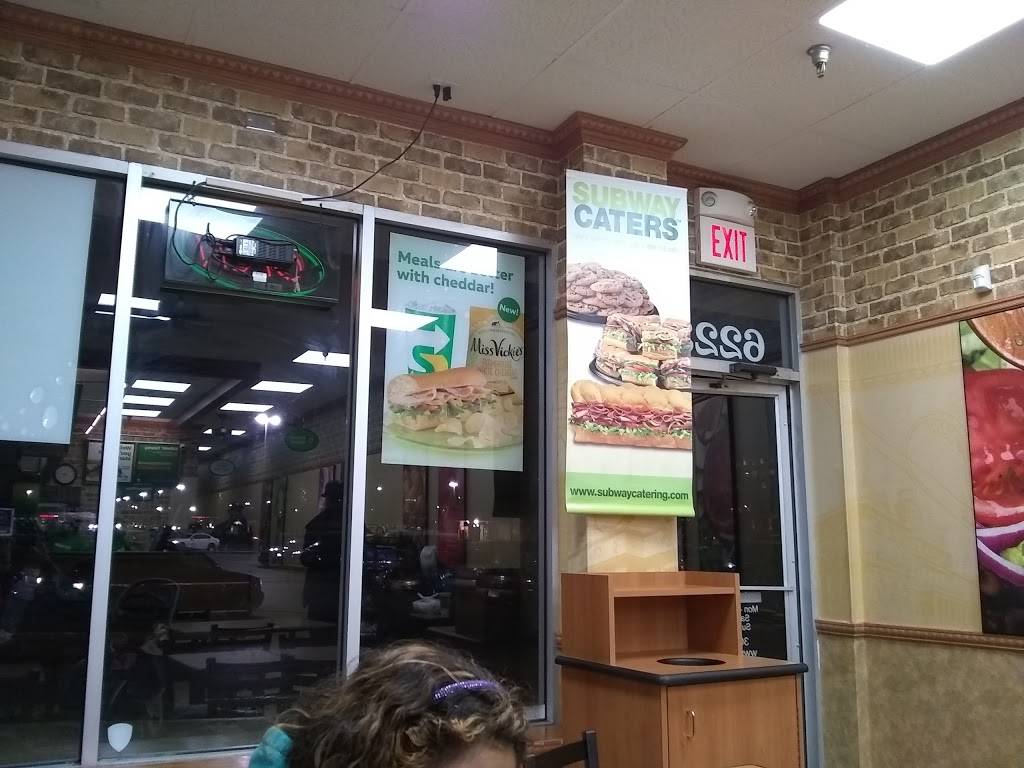 Subway Restaurants | restaurant | 6223 Oxon Hill Rd, Oxon Hill, MD 20745, USA | 3018390096 OR +1 301-839-0096