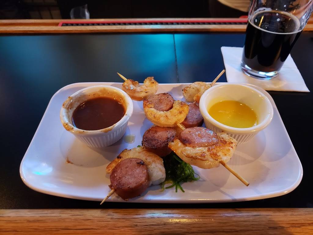 Beavers Pub | restaurant | 200 Center Ave, Bay City, MI 48708, USA | 9897783600 OR +1 989-778-3600