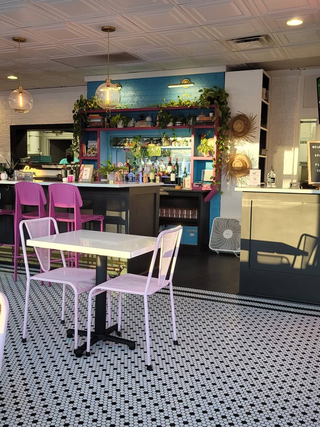 Spanglish Cocina+Bar | restaurant | 652 St Andrews Blvd, Charleston, SC 29407, USA | 8437249484 OR +1 843-724-9484