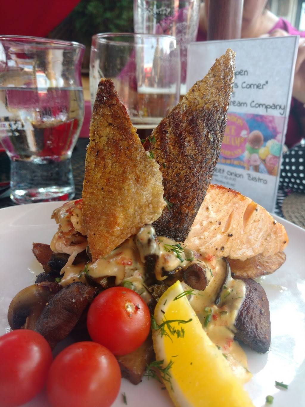 The Sweet Onion Bistro | restaurant | 135 Wortley Rd, London, ON N6C 3P4, Canada | 5196017101 OR +1 519-601-7101