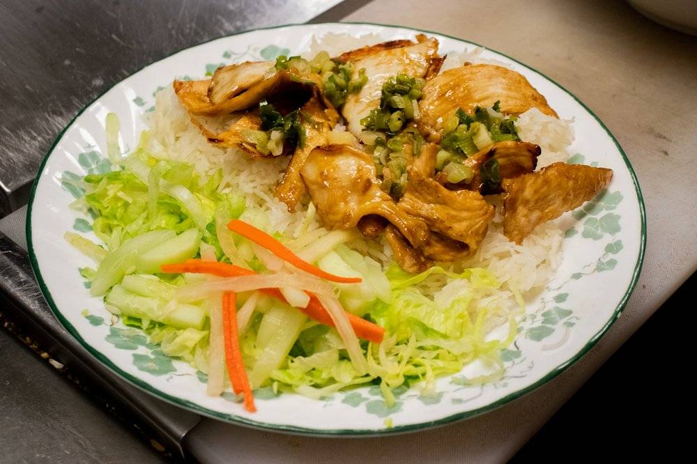 Pho Anh | restaurant | 511 Holly Ln #4, Mankato, MN 56001, USA | 5077200399 OR +1 507-720-0399