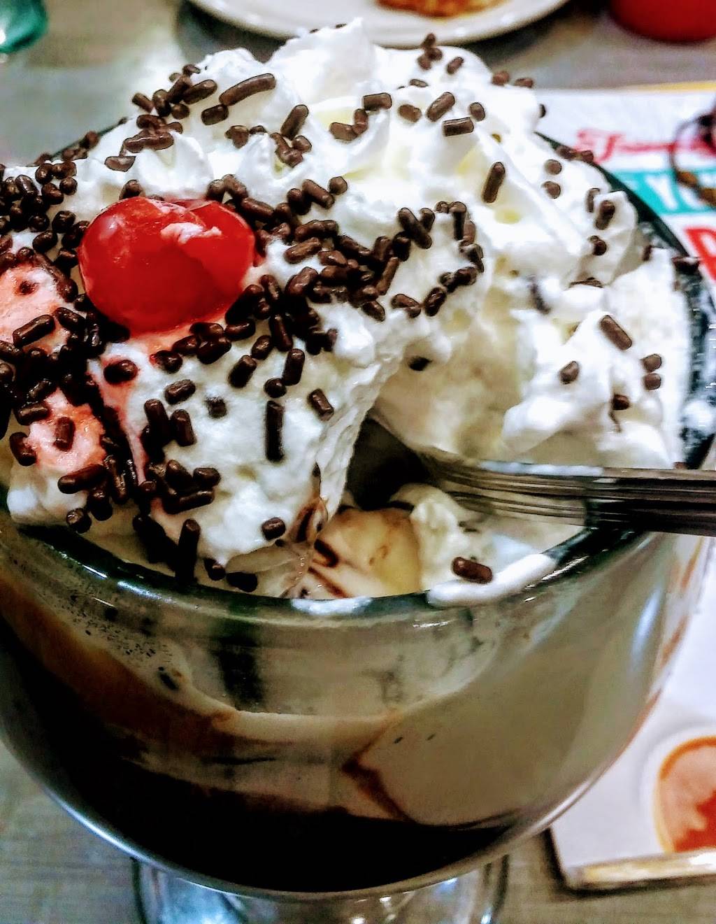 Friendlys | restaurant | 1745 Northampton St, Holyoke, MA 01040, USA | 4135364332 OR +1 413-536-4332