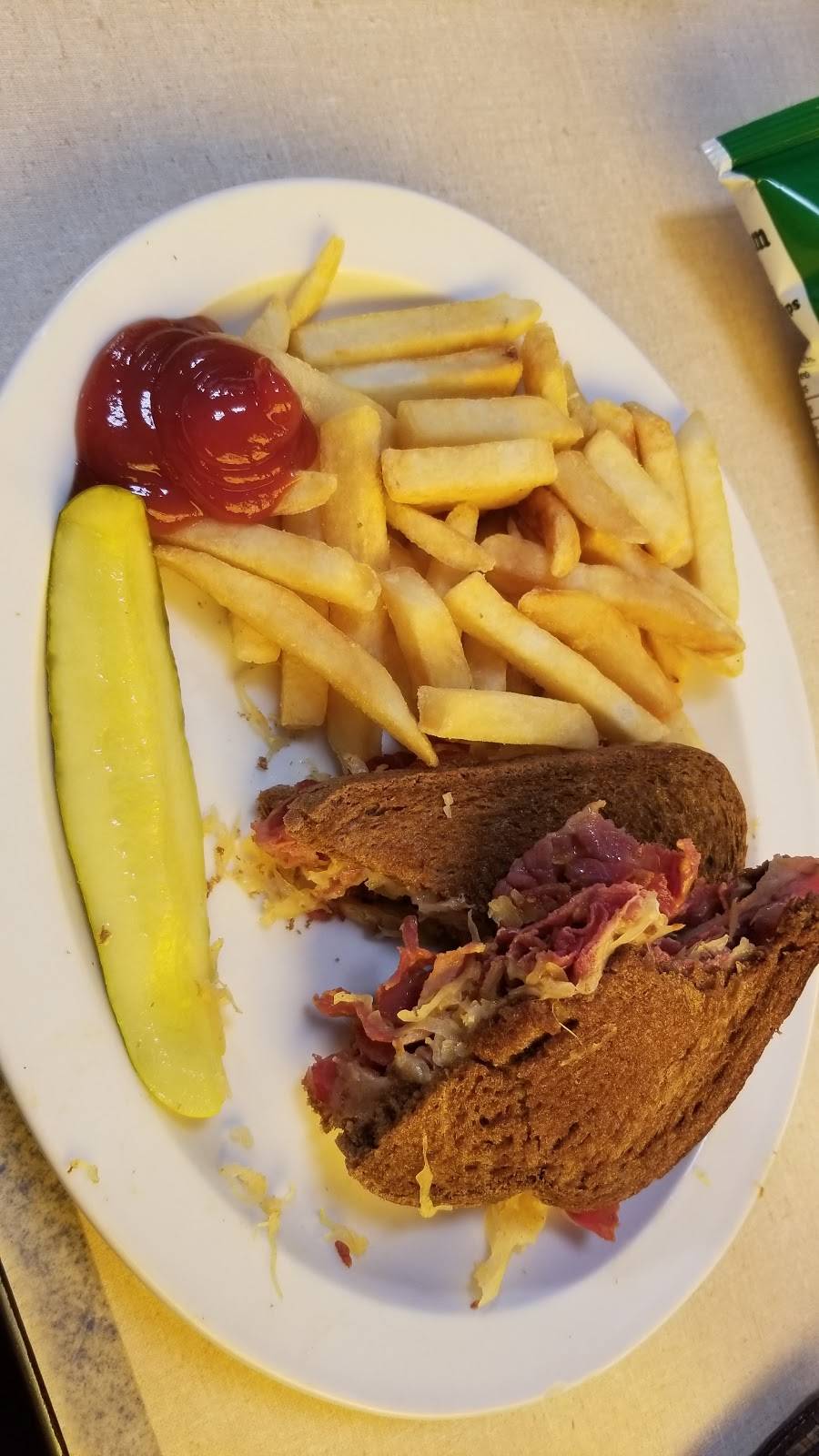 Blue Moon Diner | restaurant | 102 Main St, Gardner, MA 01440, USA | 9786324333 OR +1 978-632-4333