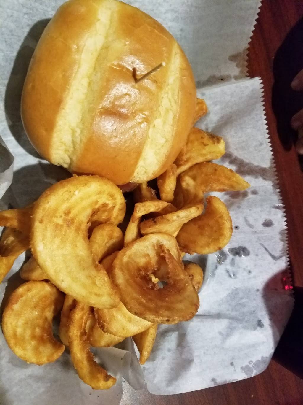 Korner Pub | restaurant | 1017 W Main St, Owosso, MI 48867, USA | 9897239843 OR +1 989-723-9843