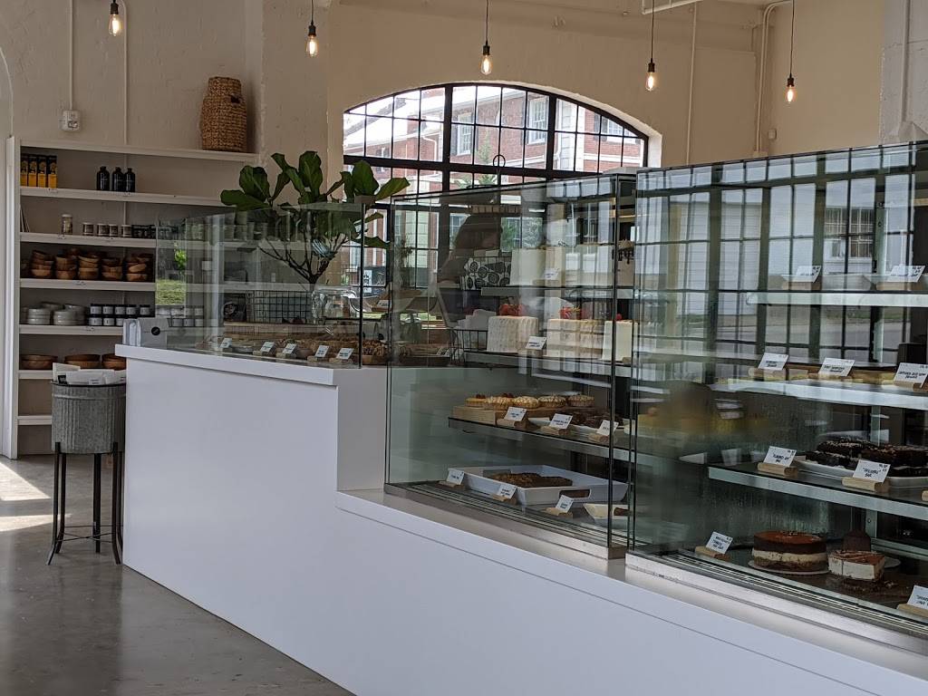 Billies Grocery | restaurant | 3216 Gillham Plaza Suite 100, Kansas City, MO 64109, USA | 8166834401 OR +1 816-683-4401