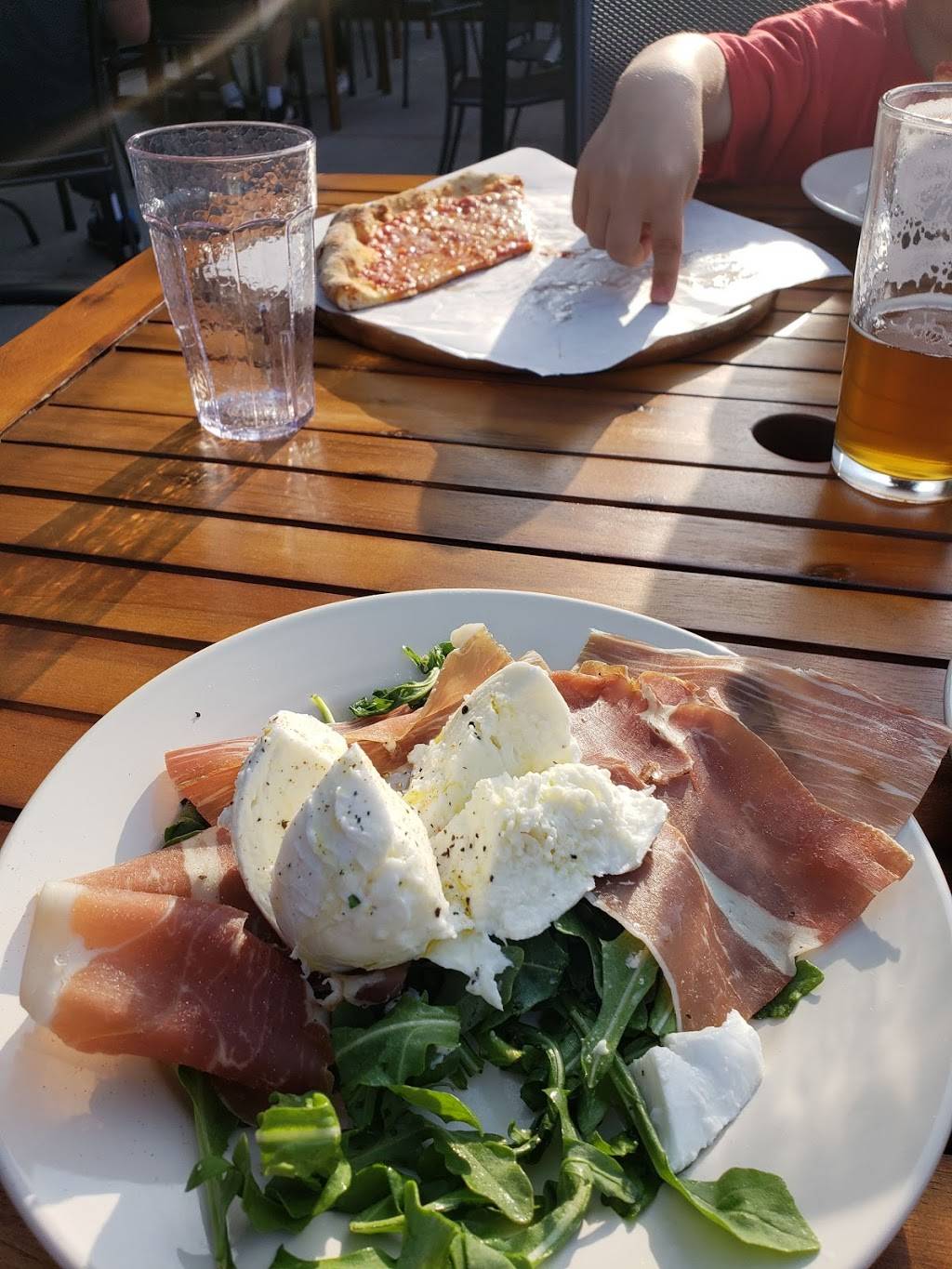 Evviva Woodfired Pizza | restaurant | 2231 Queen Anne Ave N, Seattle, WA 98109, USA | 2069729299 OR +1 206-972-9299