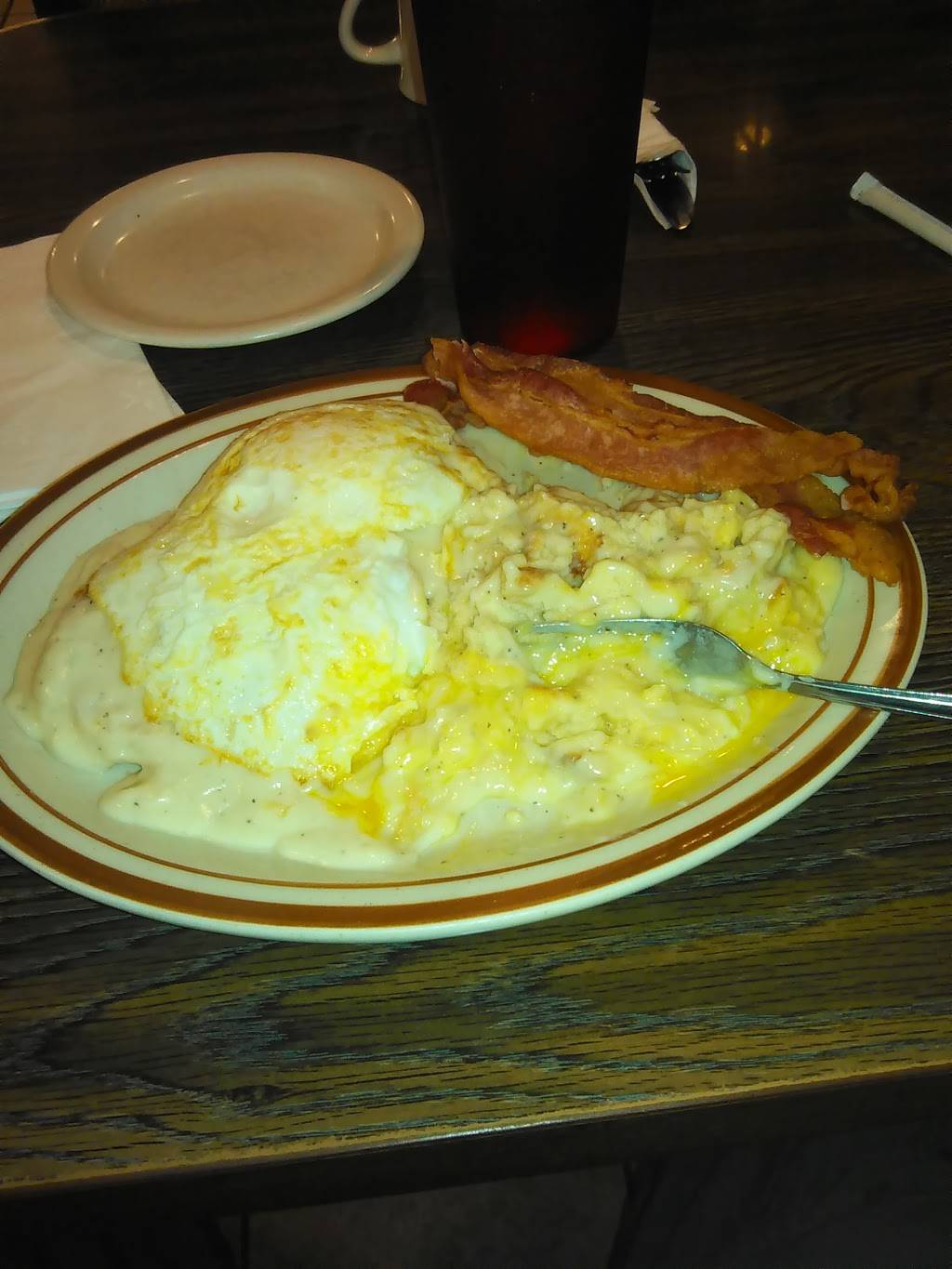 Wilmington House Restaurant | restaurant | 210 Bridge St, Wilmington, IL 60481, USA | 8154762426 OR +1 815-476-2426