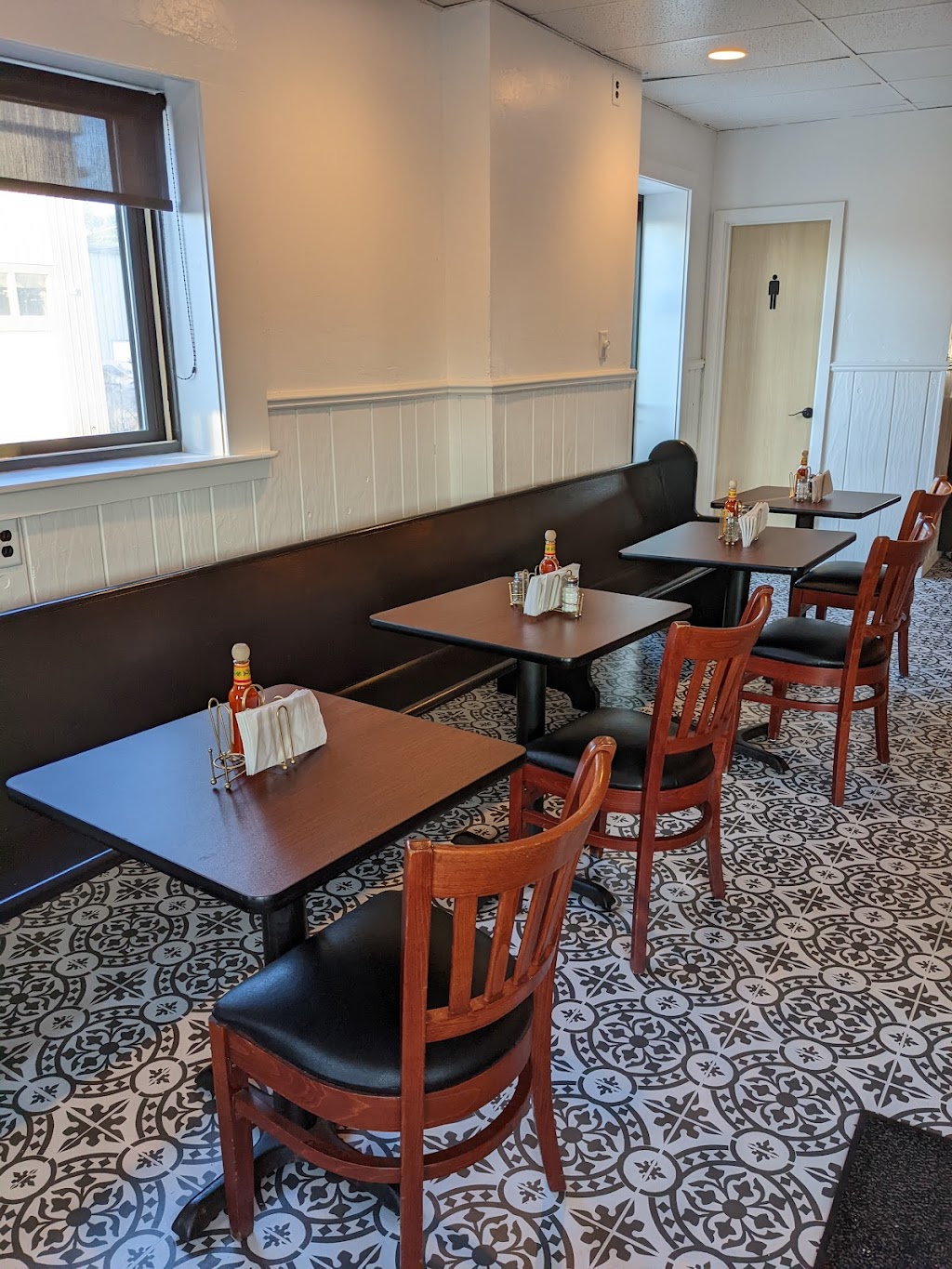 The Ahnapee Creamery & Cafe | cafe | 831 Main St, Luxemburg, WI 54217, USA | 9208950025 OR +1 920-895-0025