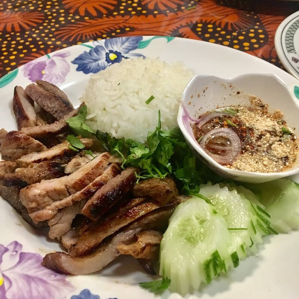 Ghin Khao Eat Rice | restaurant | 2128 W Cermak Rd, Chicago, IL 60608, USA | 7739741428 OR +1 773-974-1428