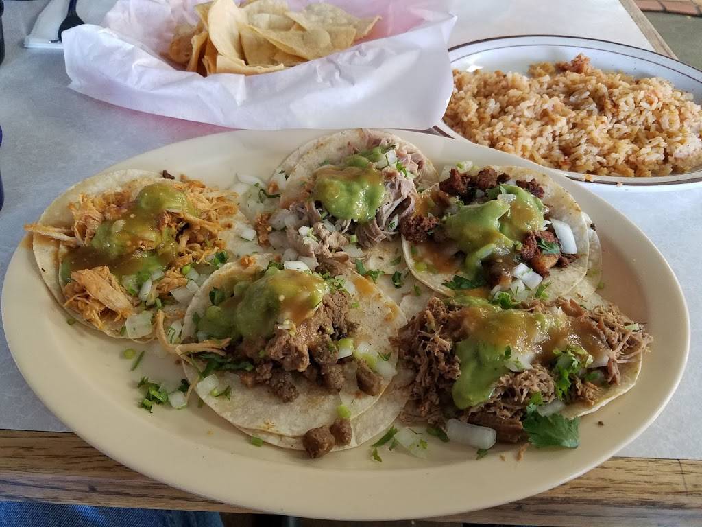 Esthers Taco House | restaurant | 2001 E Orangethorpe Ave, Placentia, CA 92870, USA | 7149962397 OR +1 714-996-2397