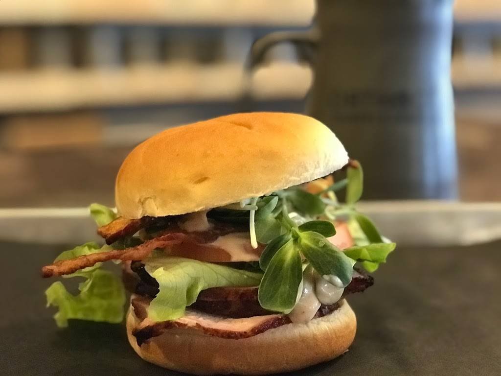 Orthocity Brewery & Smokehouse | restaurant | 975 Warren St, Warsaw, IN 46580, USA | 5742694708 OR +1 574-269-4708